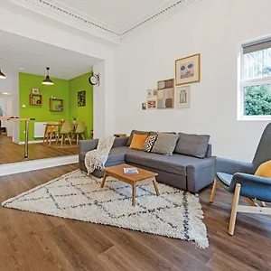  Apartment Cheerful Stays: Spacious Flat In Vibrant Leith